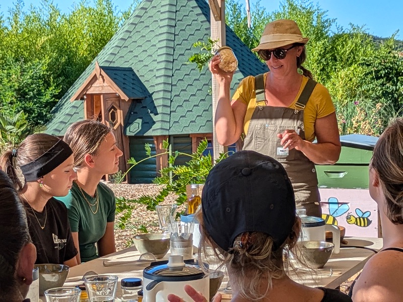 Photo de Beauté & bien-être avec les trésors de la ruche 